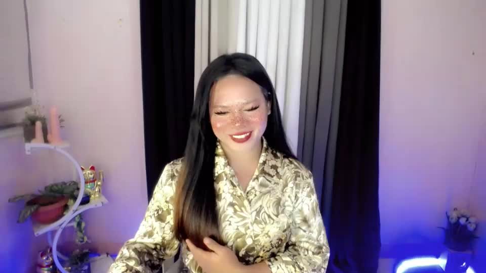 bella_ngo Adult Chat August 12, 2026