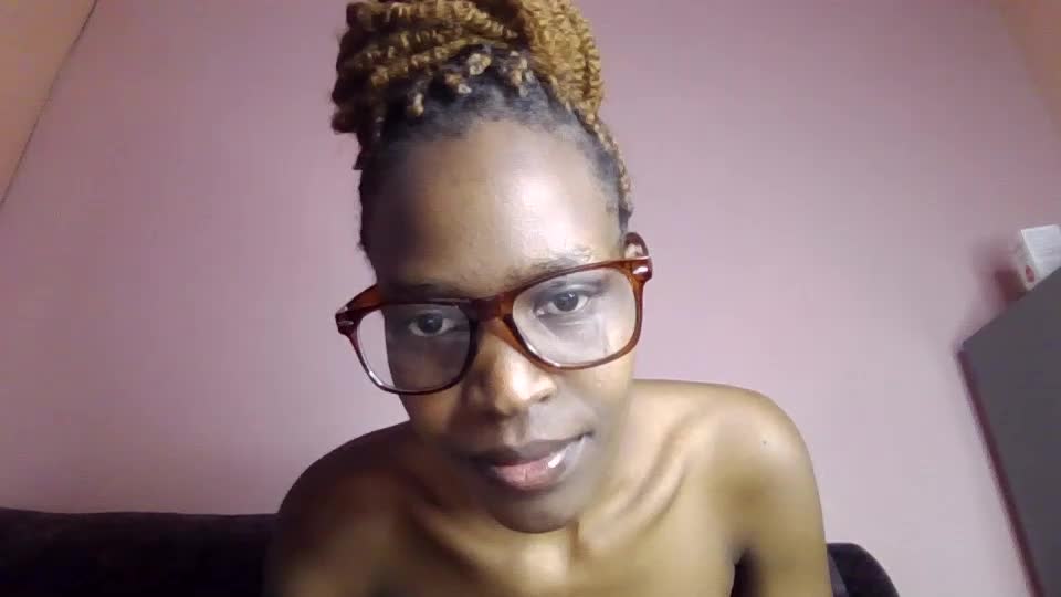 pinky_cockoo Adult Chat August 12, 2026