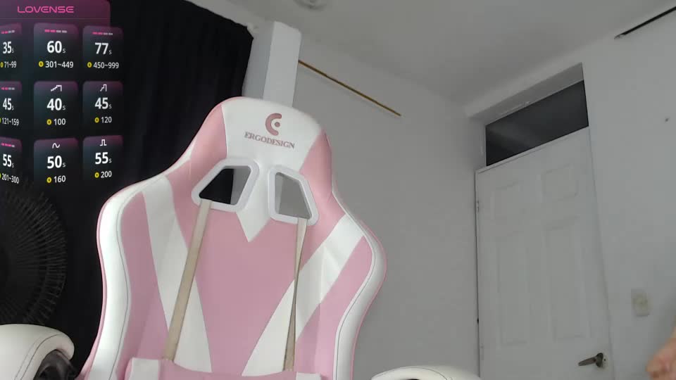 diana_muscle Adult Chat August 12, 2026