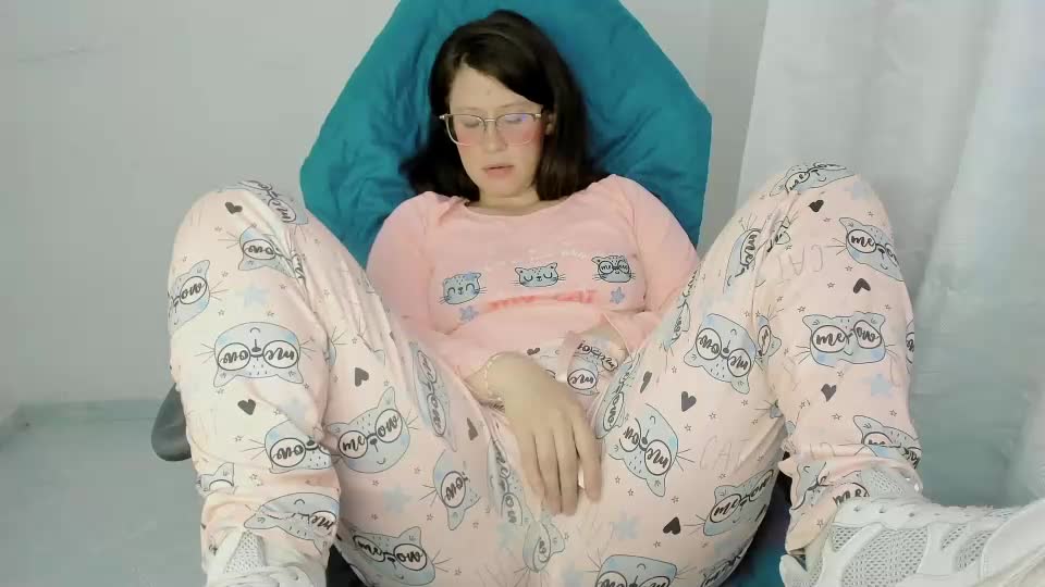 zooeybelair Adult Chat August 12, 2026