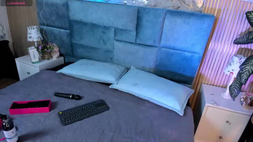 delphine_doll Adult Chat August 13, 2026