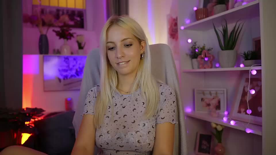 lucy_cutie_ Adult Chat August 12, 2026