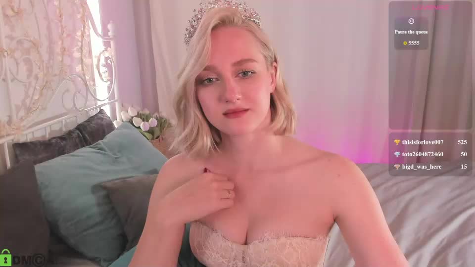 chloedeccker Adult Chat August 13, 2026