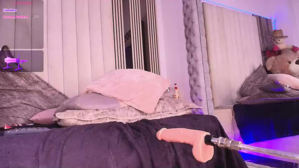 lizzyponcee Adult Chat August 12, 2026