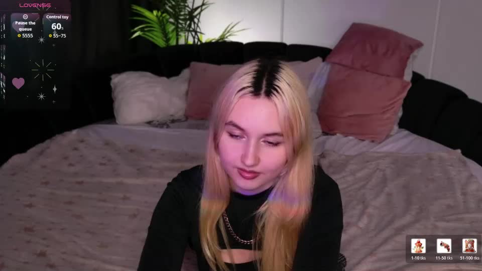 kerry_mell Adult Chat August 12, 2026
