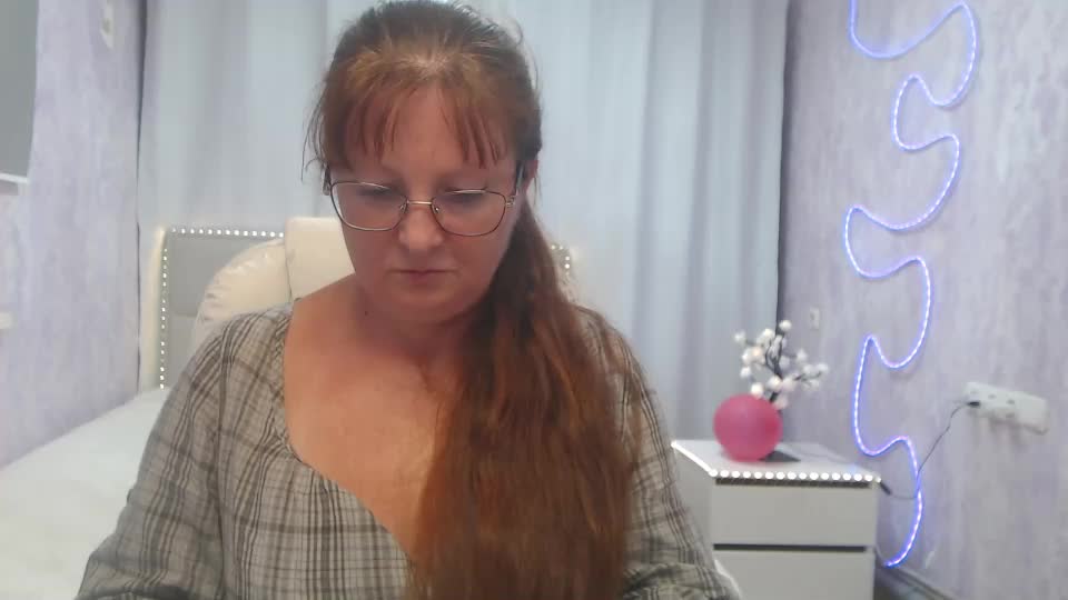 oovanessahotts Adult Chat August 13, 2026