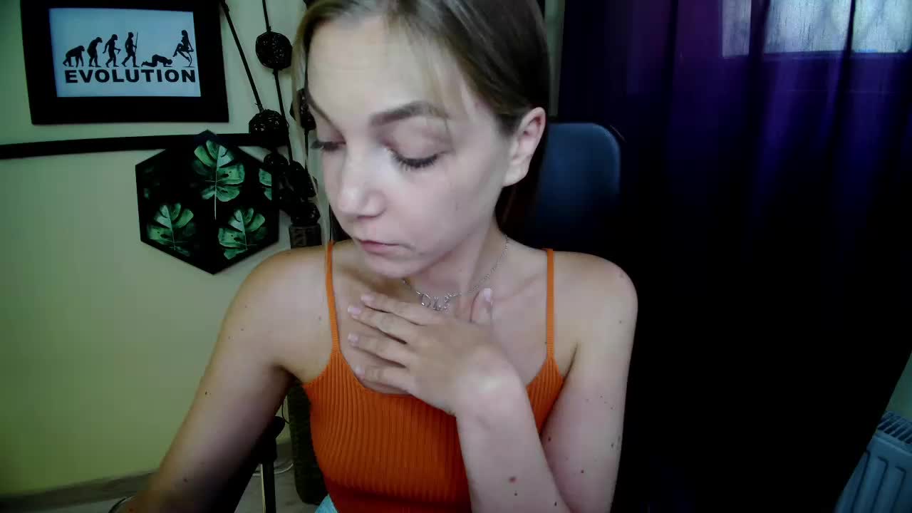 EmillyExtasy Adult Chat August 13, 2026