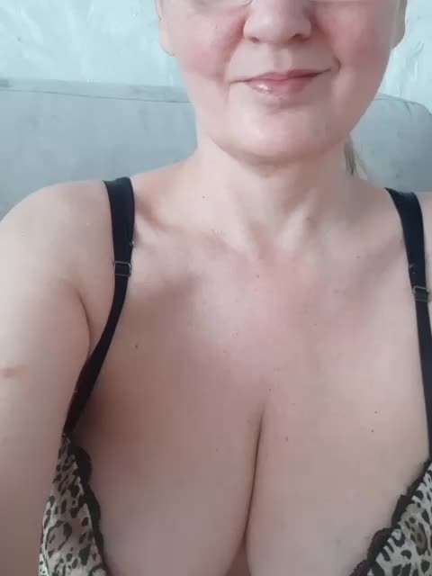 SexiestJess45 Adult Chat August 13, 2026
