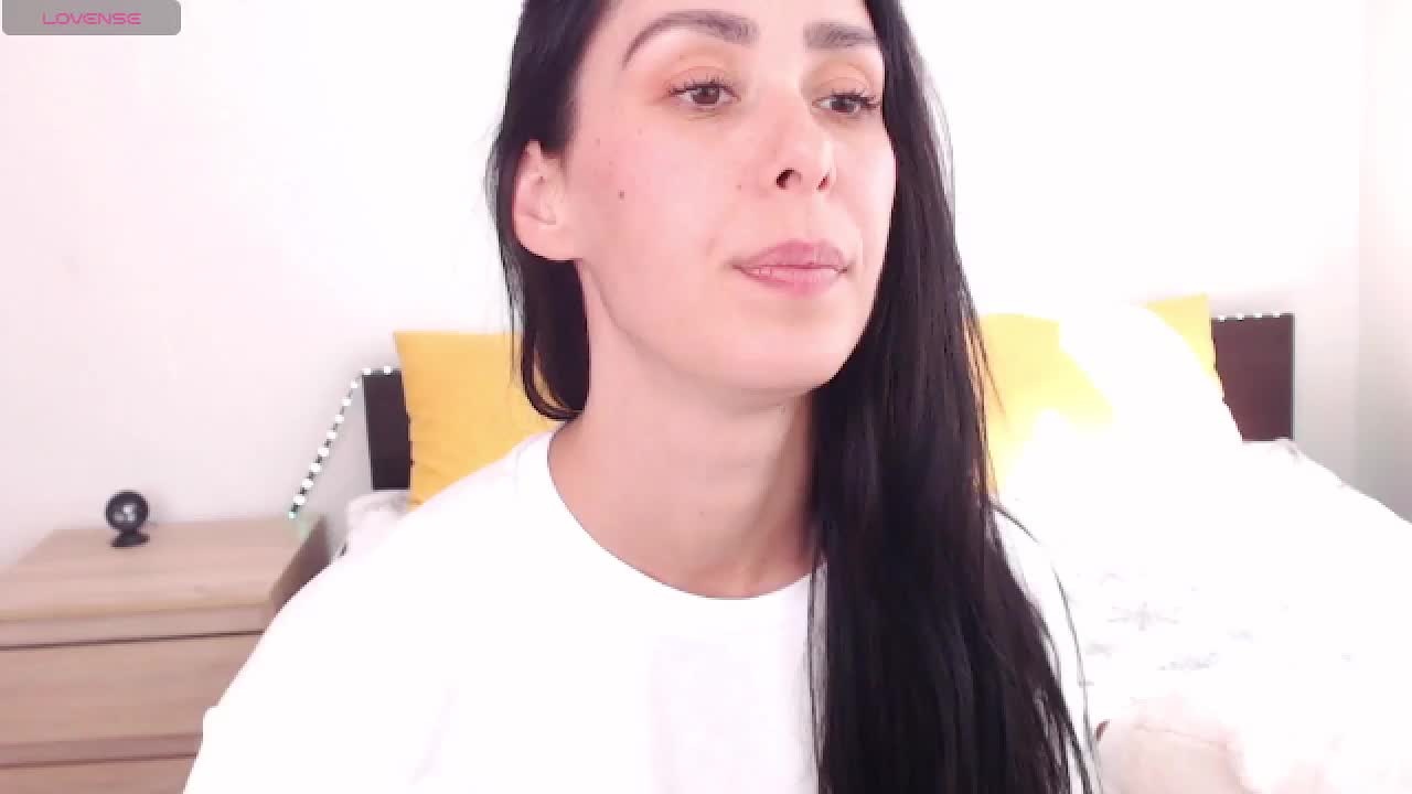 ValeriaFoxx Adult Chat August 14, 2026