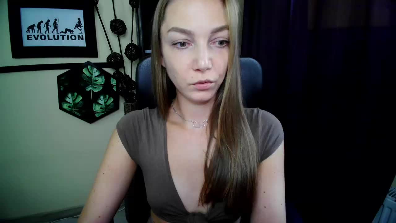 EmillyExtasy Adult Chat August 14, 2026