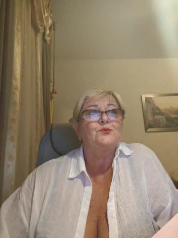 KarinkaSweet Adult Chat August 14, 2026