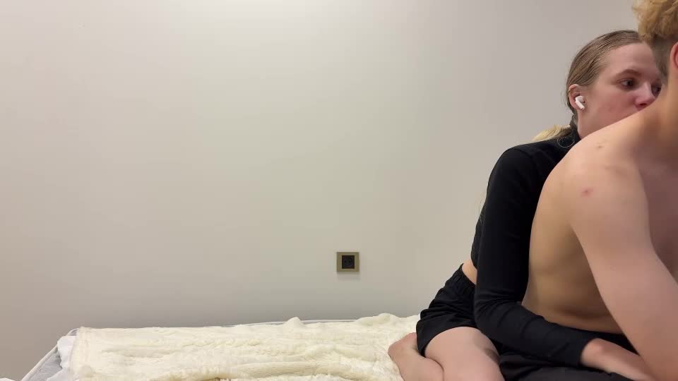 hotbabycouple_ Adult Chat August 15, 2026