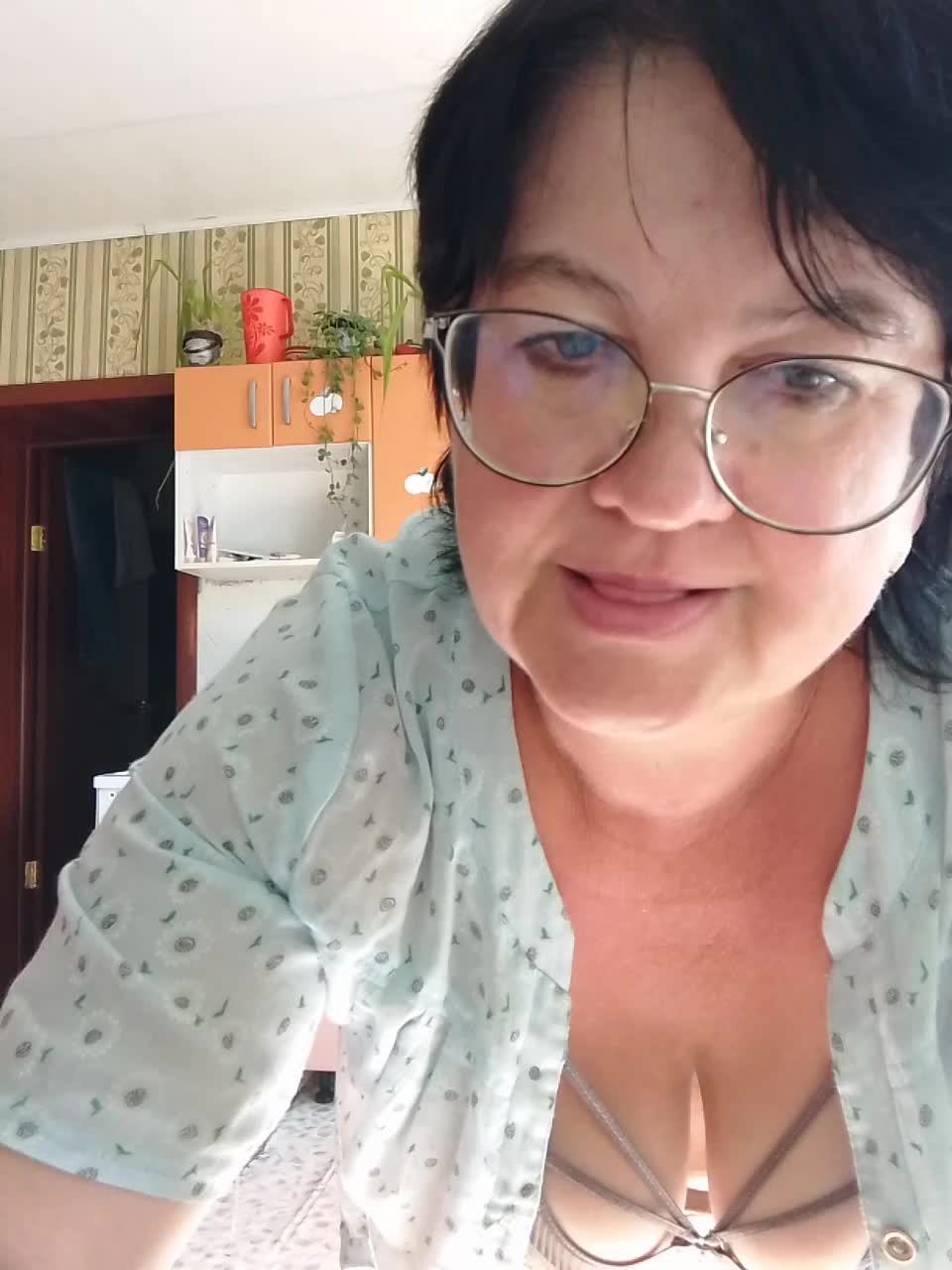Tanya19722 Adult Chat August 14, 2026