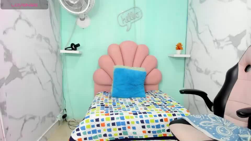 sandra_petite19 Adult Chat August 14, 2026