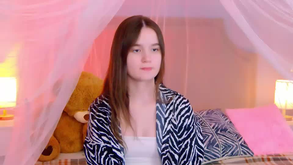 strawbunnybite Adult Chat August 15, 2026