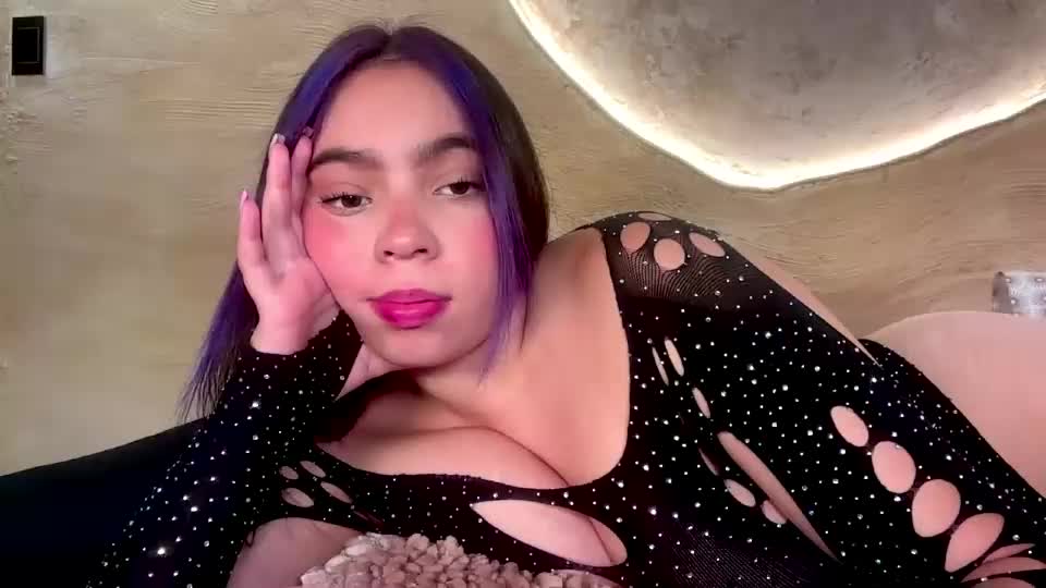 violett_moonxo Adult Chat August 14, 2026