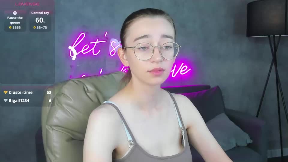 lucyy_green Adult Chat August 14, 2026