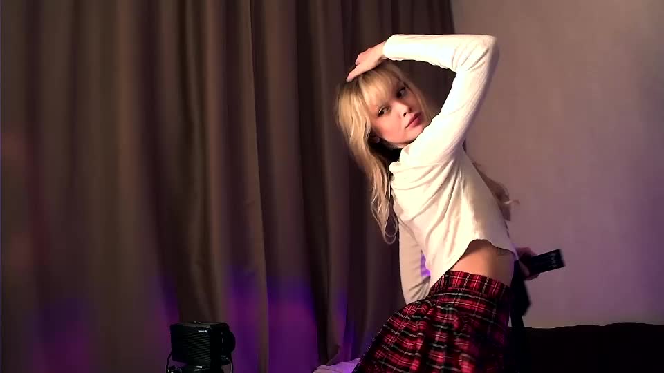 bellasecrettt Adult Chat August 15, 2026