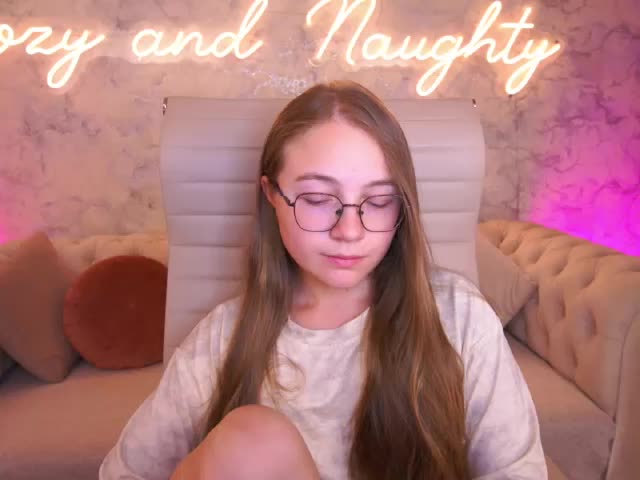 ArrinaWairr Adult Chat August 15, 2026