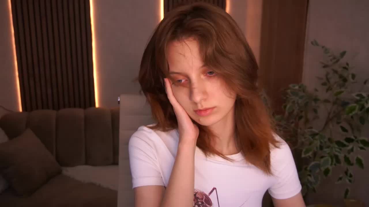 CuteeFoxy Adult Chat August 15, 2026