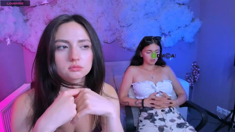 caroline_honeyy Adult Chat August 15, 2026