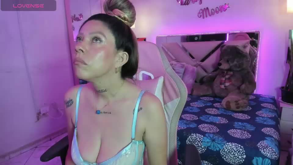 karly_moonn Adult Chat August 15, 2026