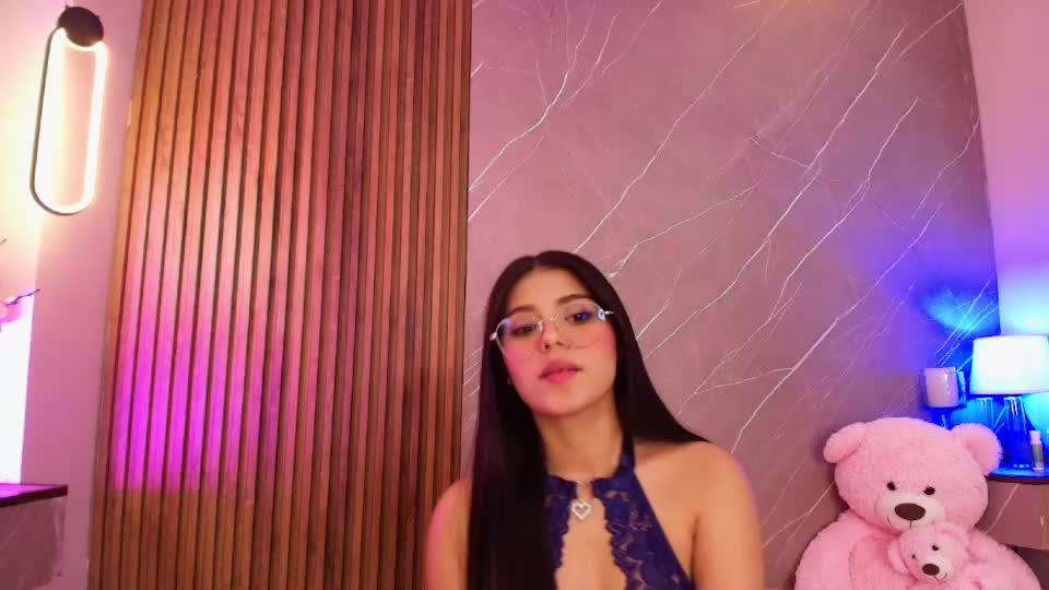 ariana_jhonson11 Adult Chat August 16, 2026