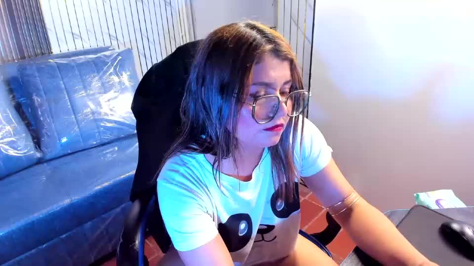 laura_marttin Adult Chat August 16, 2026