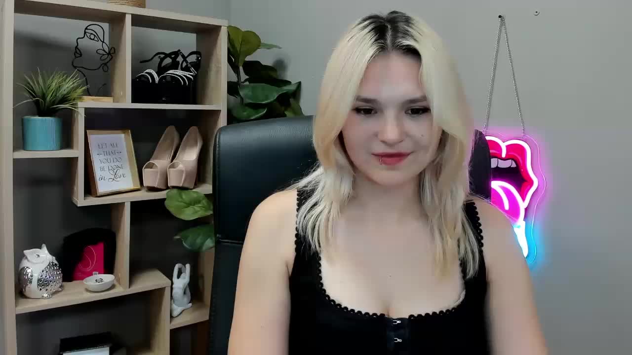 SweetLilyxo Adult Chat August 16, 2026
