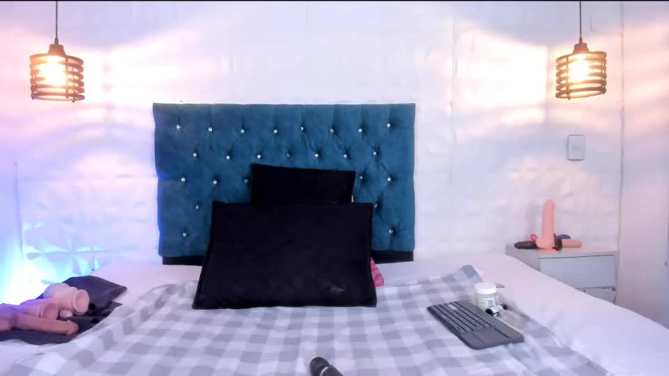 samantha_foxyy Adult Chat August 16, 2026