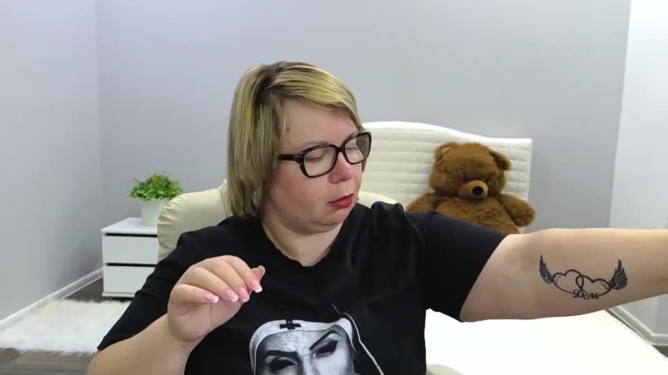 bonnnyboobsy Adult Chat August 16, 2026