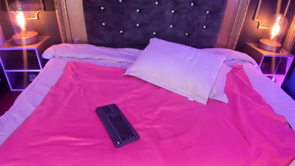 gahia_thompson Adult Chat August 16, 2026