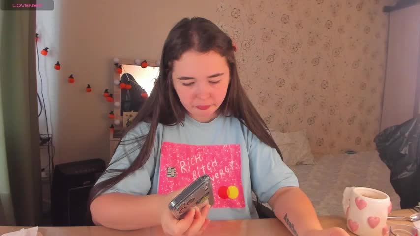 Alice_next_door Adult Chat August 16, 2026