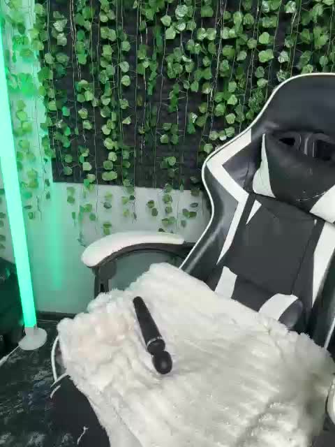 Eva_Kit Adult Chat August 16, 2026