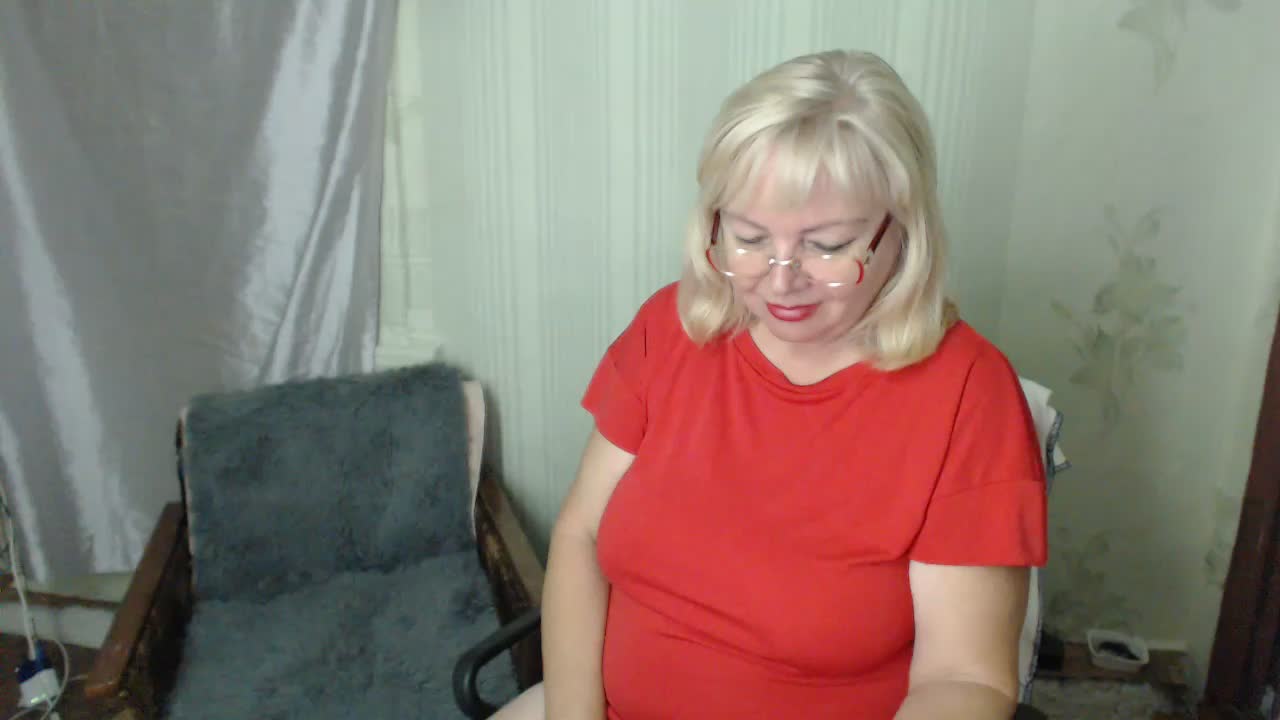EvelynLoveShy Adult Chat August 16, 2026