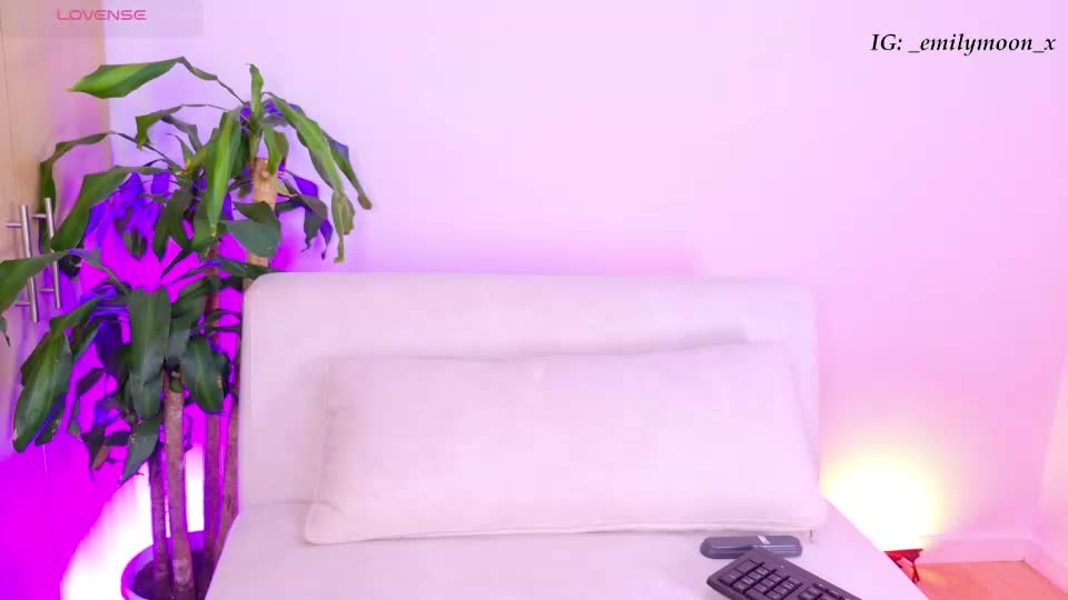 _emilymoon_x Adult Chat August 16, 2026