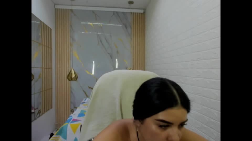 vanessa_f Adult Chat August 17, 2026