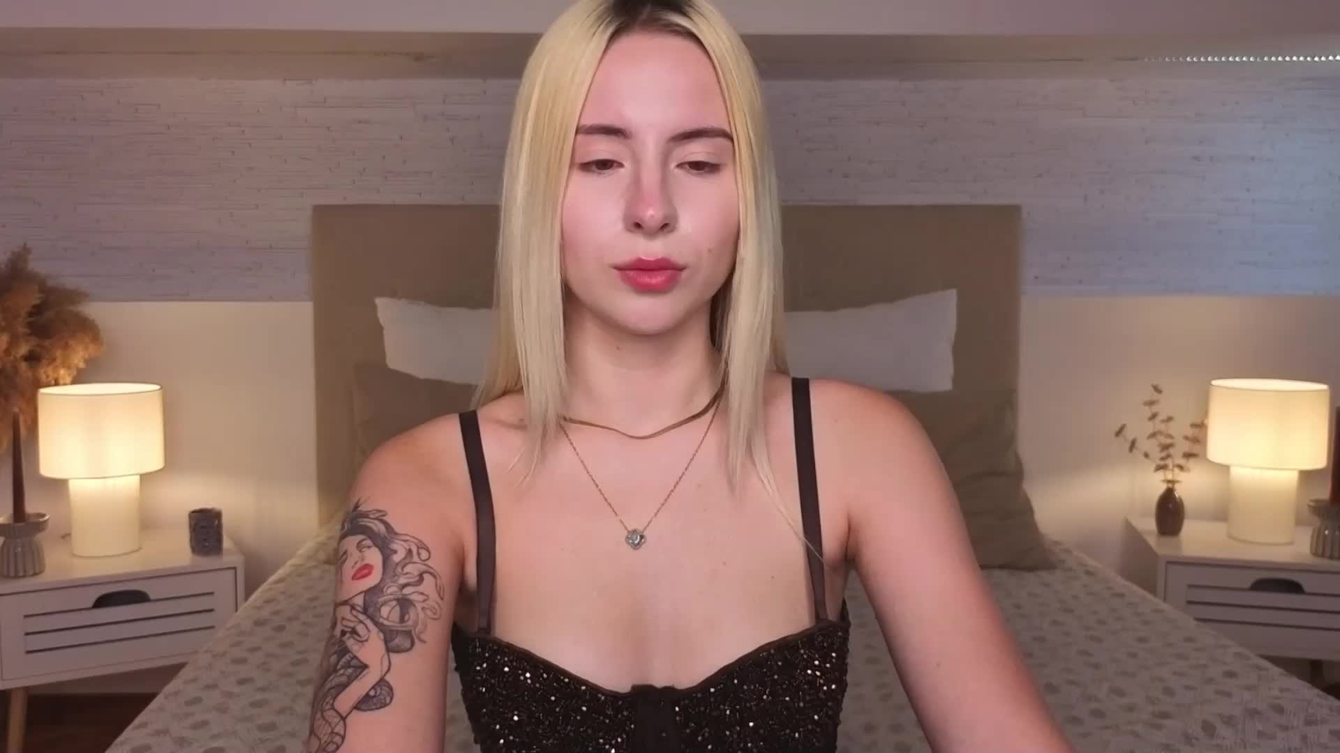 Bella-crazyy Adult Chat August 16, 2026