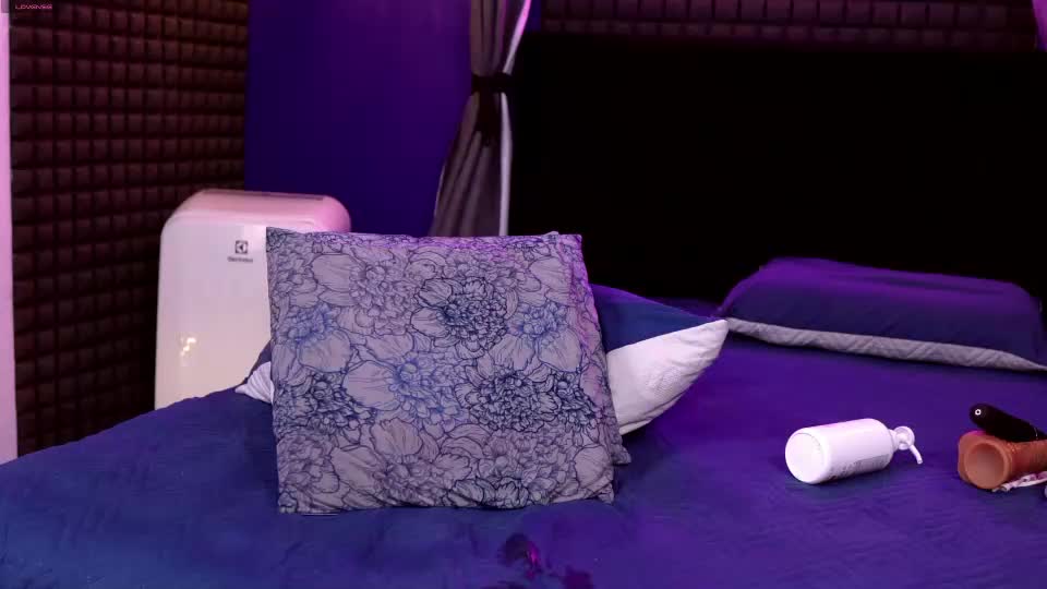 bull_vixen2001 Adult Chat August 17, 2026