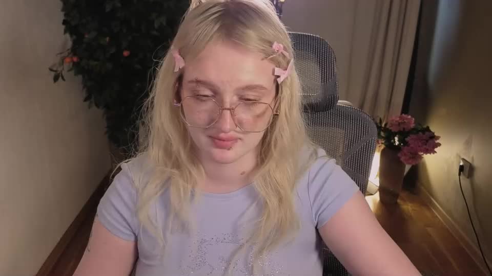 snowflakeskitty Adult Chat August 16, 2026