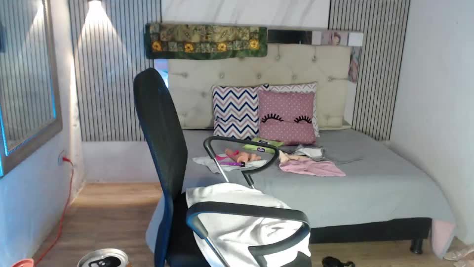 julieta__fox_ Adult Chat August 17, 2026