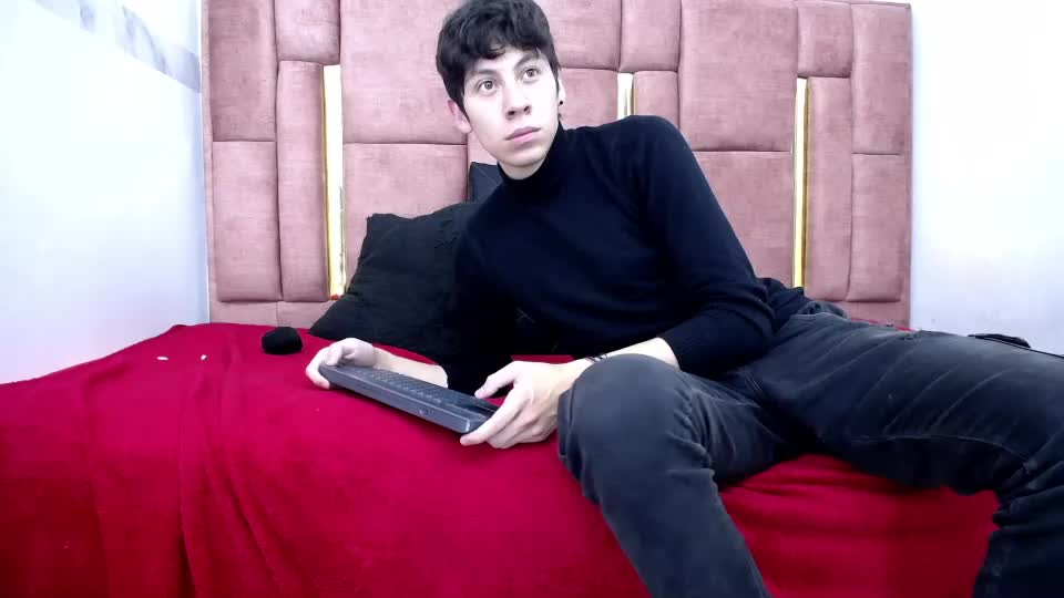 ethan_grayy Adult Chat August 17, 2026