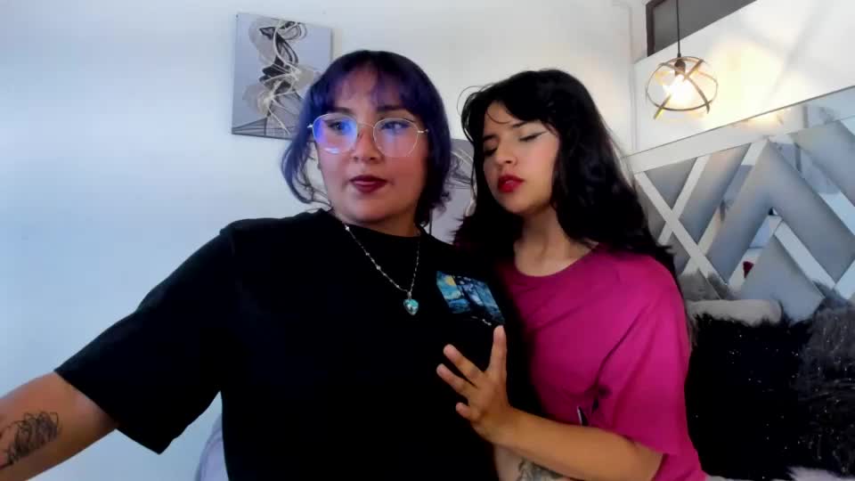 lilly_foxxy Adult Chat August 17, 2026