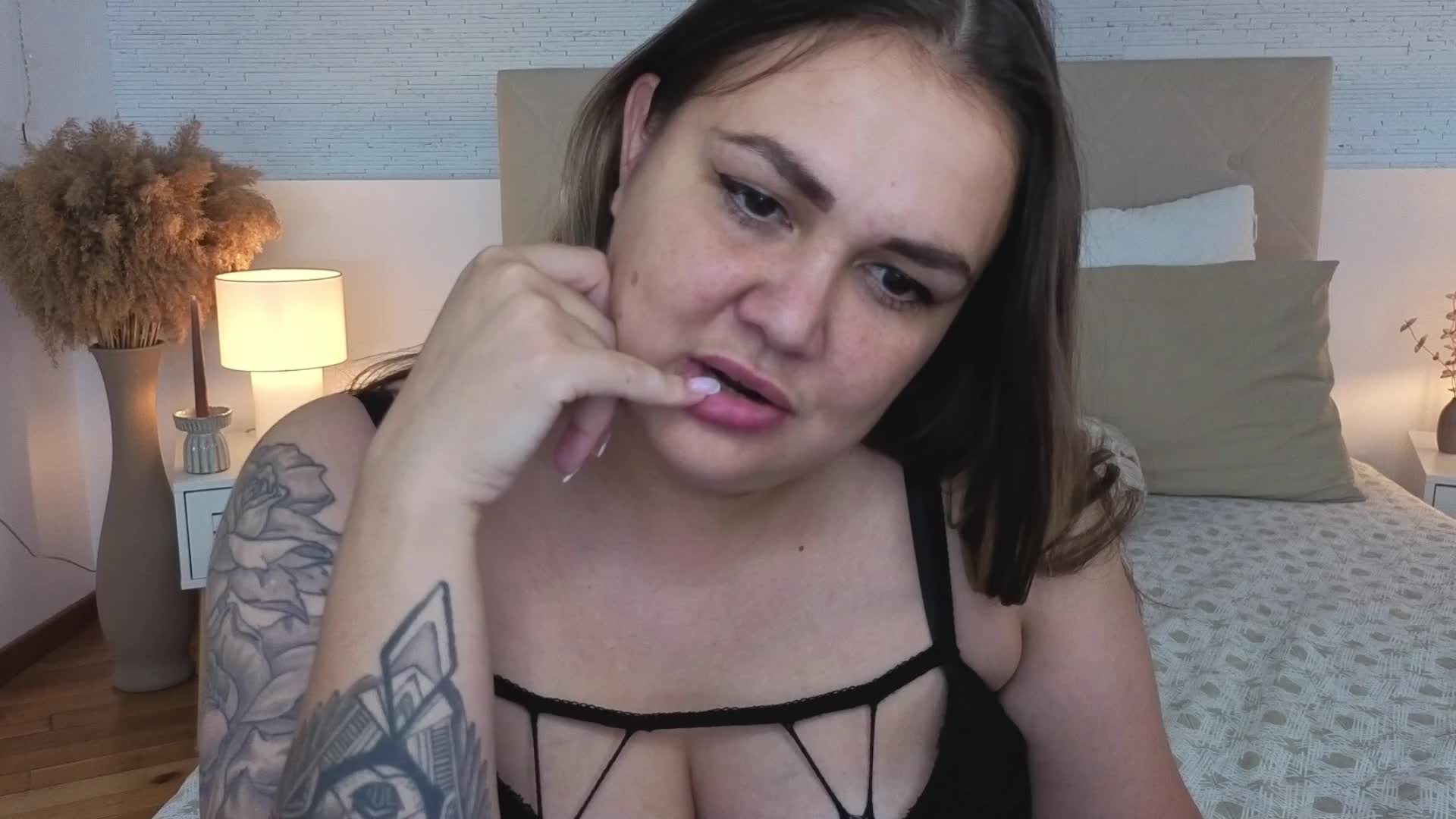 M1ssBella Adult Chat August 17, 2026