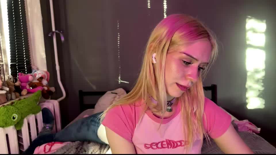 sexy_cute18 Adult Chat August 18, 2026