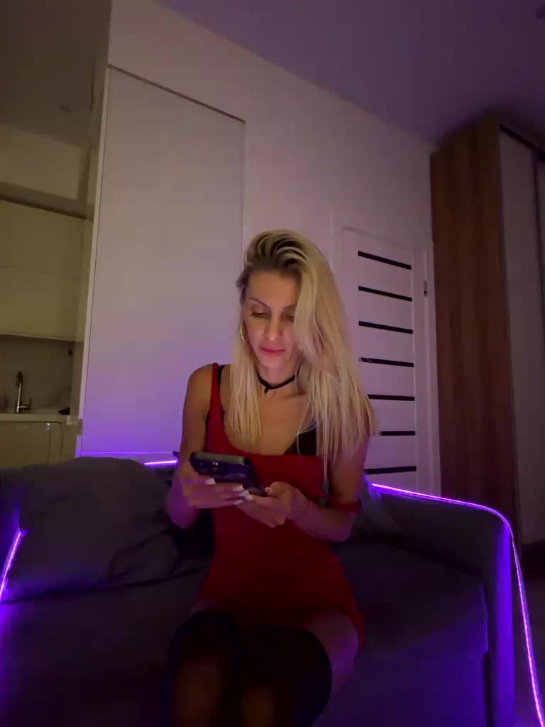 KarinaSimka Adult Chat August 18, 2026