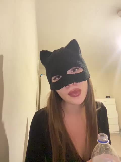 Milkacomss Adult Chat August 18, 2026