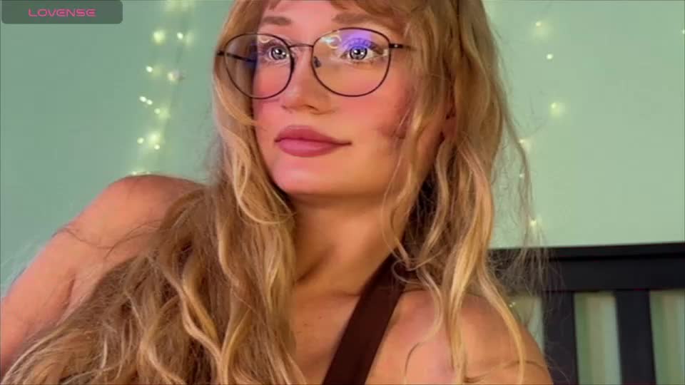carolinecrystal Adult Chat August 18, 2026