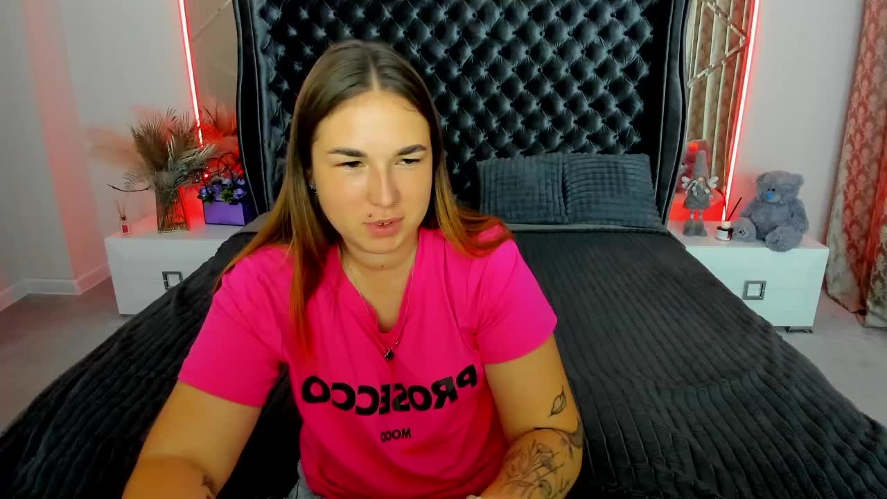 SofiiDarling Adult Chat August 17, 2026
