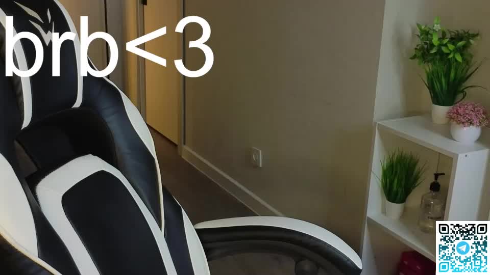 leslie_scottt Adult Chat August 18, 2026